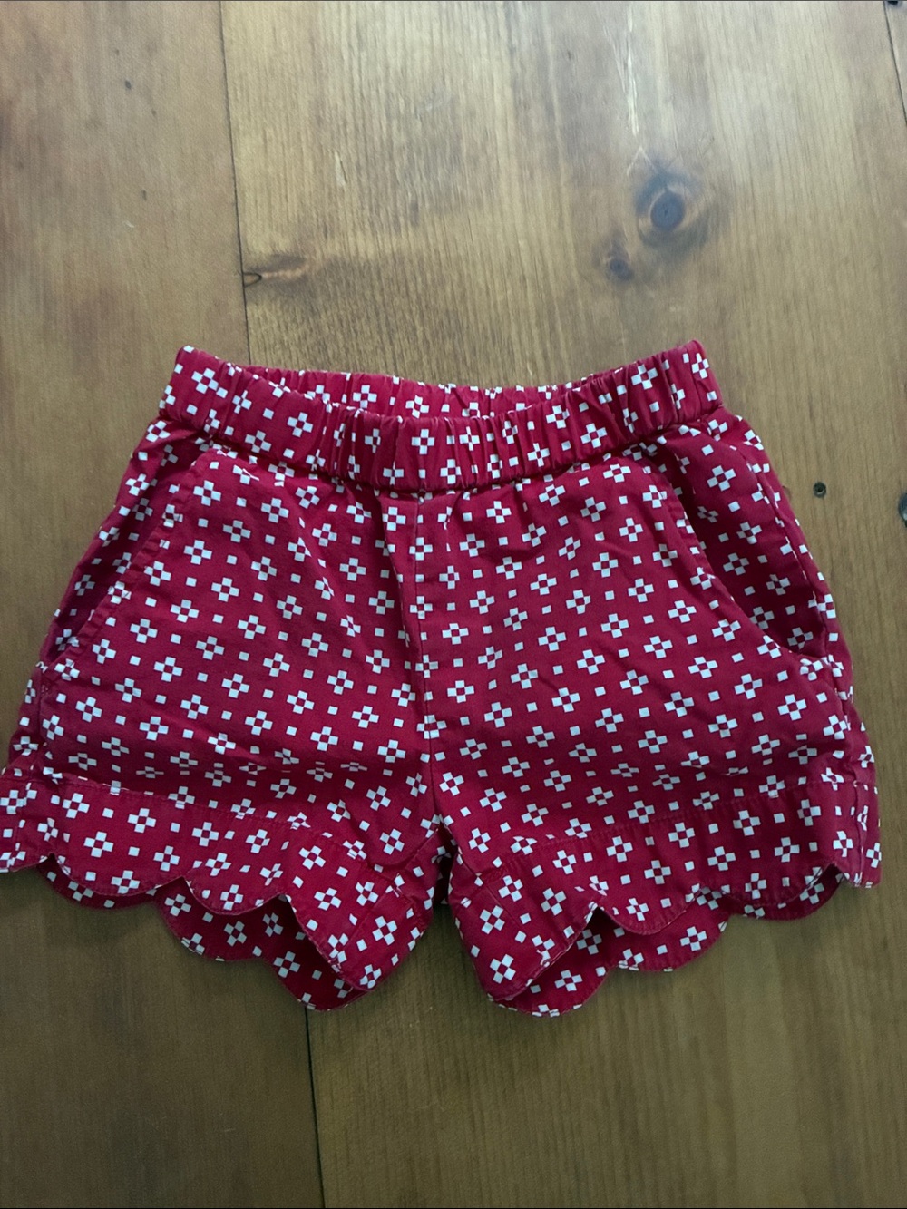 Hanna Andersson Red Scallop-Hem Printed Girls' Shorts